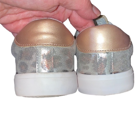 Treasure & Bond Girls Leopard Print Slide on Shoes, Size 4M - Picture 6 of 9